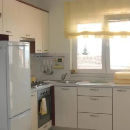 Modernes Mit Panoramablick Zum Meer Und Ortsmitte アパート