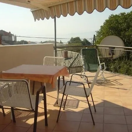 Modernes Mit Panoramablick Zum Meer Und Ortsmitte