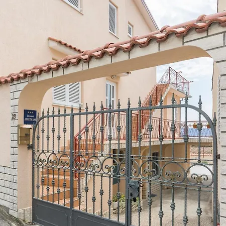 Appartement Modernes Mit Panoramablick Zum Meer Und Ortsmitte